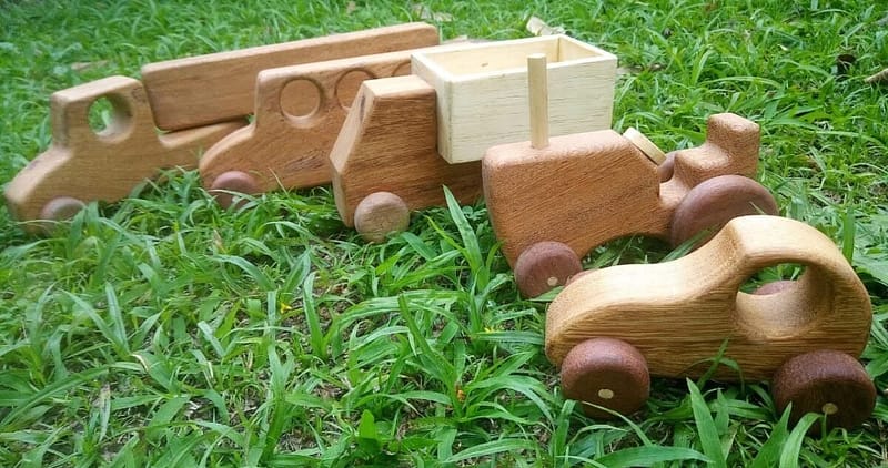 brinquedos e jogos educativos
